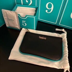 Tieks Advent Calendar Coin Purse and Leather Cleaning Wipes